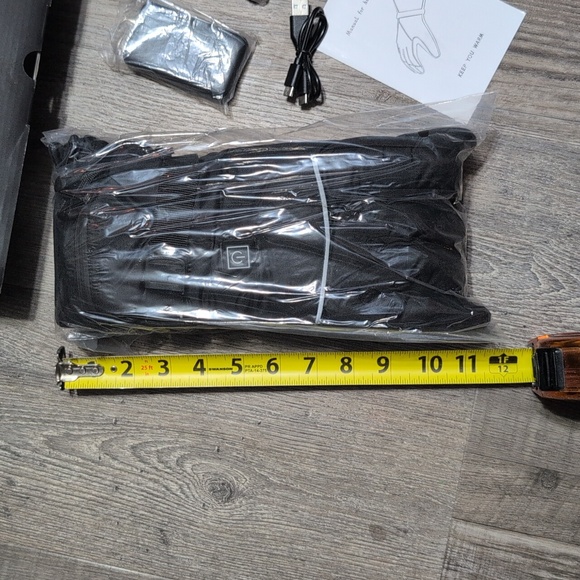 Heated gloves with rechargeable batteries - Picture 4 of 8